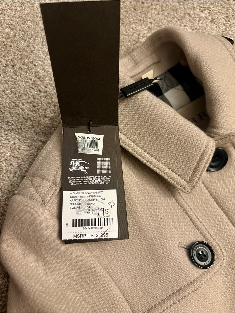 Burberry NWT Wool Blend Short Coat Detachable Quilted Liner Bag
Cream UK 4 US 2 - Picture 9 of 10